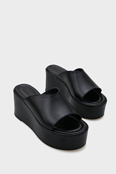 Capone Outfitters Γυναικείες παντόφλες Marta Platform Metallic Single Strap