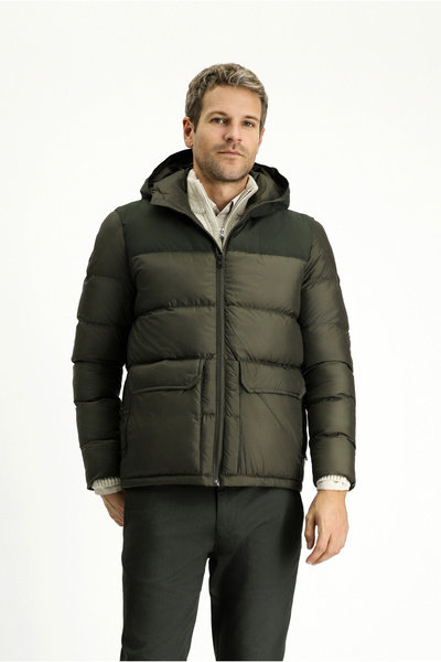 Kiğılı Jachetă sport gonflabilă cu glugă, slim fit