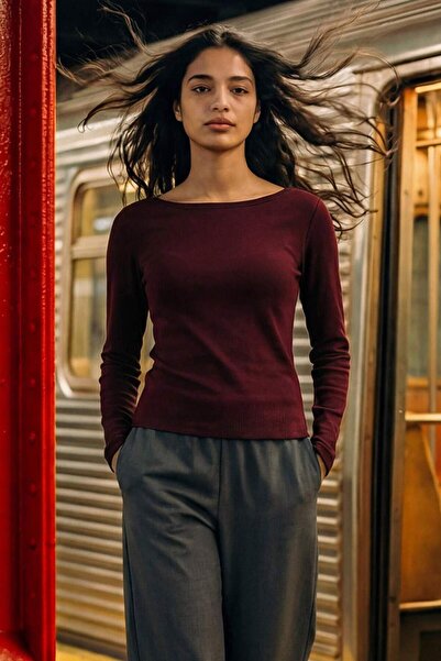 DeFacto تي شيرت ريبانا بياقة قاربية وقصة ضيقة مصنوع من القطن بنسبة 100% G8088...