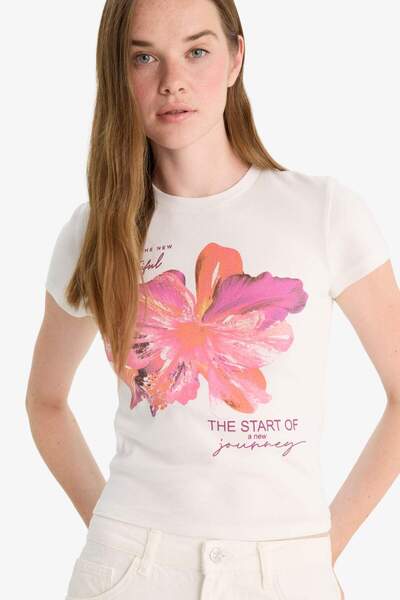 DeFacto Figurbetontes, geripptes Kurzarm-T-Shirt mit Rundhalsausschnitt und A...