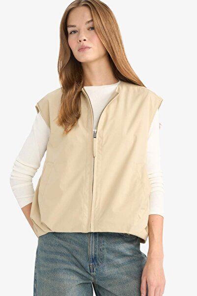 DeFacto Regular Fıt Dik Yaka Çapraz Dokuma Yelek F9440AX25AU