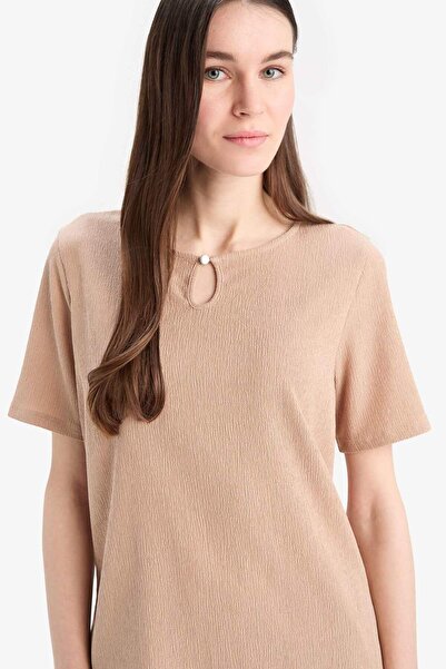 DeFacto Regular Fit Round Neck Basic Plain Wrinkle Short Sleeve T-Shirt D8659...