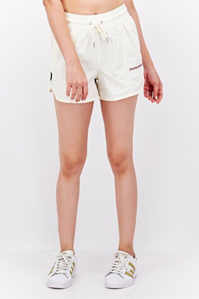 Puma شورت تدريب رياضي نسائي برباط، أبيض فاتح