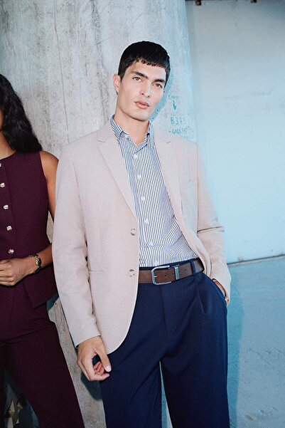 DeFacto سترة بليزر بجيوب وأزرار بقصة عصرية F2347AX25AU