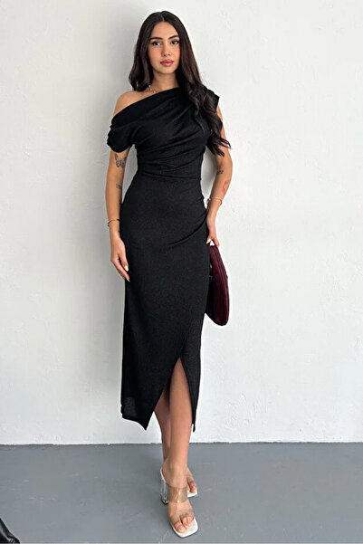 Genel Markalar Shining Asimetrik Omuz Yırtmaçlı Simli Elbise