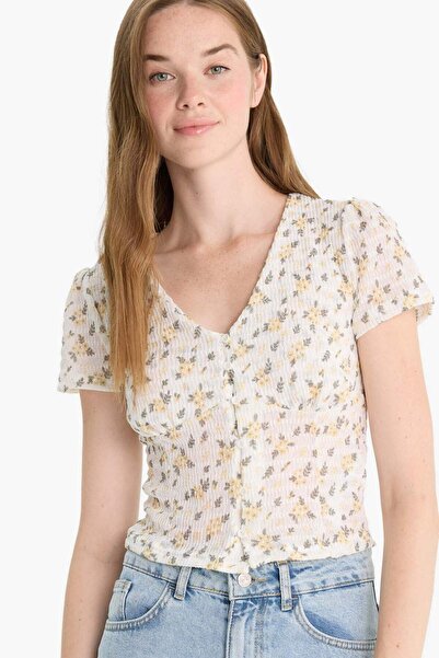 DeFacto Εφαρμοστή μπλούζα με λαιμόκοψη V και φλοράλ υφή, κοντομάνικη F4625AX25SM