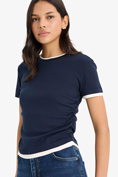 DeFacto Slim fit Uska kroj okrugla kragna Osnovni Jednobojna rebrasta majica ...