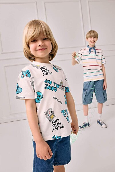 DeFacto Μπλουζάκι με σχέδιο με λαιμόκοψη ποδηλάτου και κοντά μανίκια για αγορ...