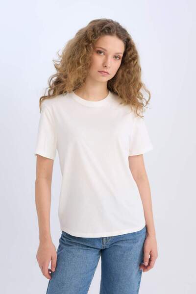 DeFacto Tricou roșu cu mânecă scurtă, cu decolteu rotund, cu croială obișnuit...