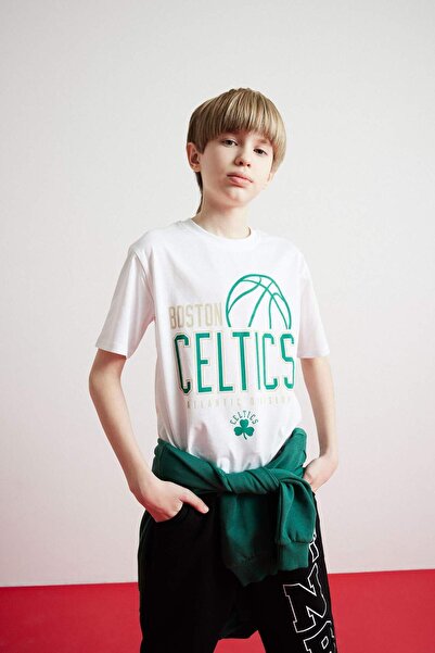 DeFacto NBA Boston Celtics T-Shirt mit Rundhalsausschnitt und kurzen Ärmeln f...