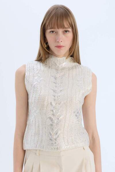 DeFacto Γυαλιστερό πλεκτό πουλόβερ με κανονική εφαρμογή με μισό ζιβάγκο E5571...