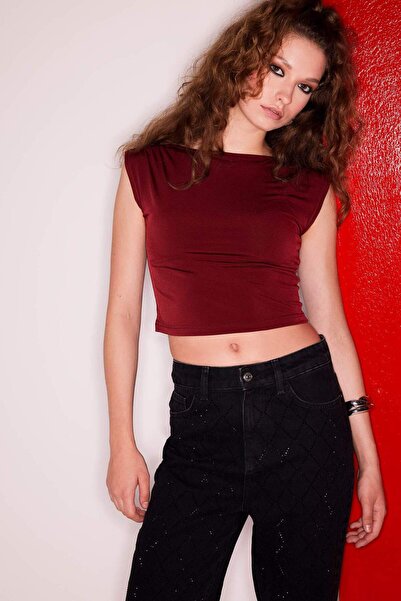 DeFacto Neujahrs-T-Shirt mit Rundhalsausschnitt und kurzen Ärmeln in Weinrot ...