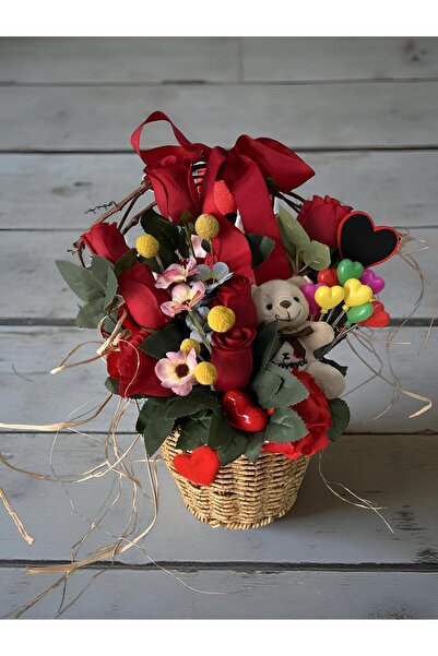 FLORİVYA Sevgililer Günü Özel Kırmızı Gül Tasarımlı Hasır Sepet Çiçek Aranjma...