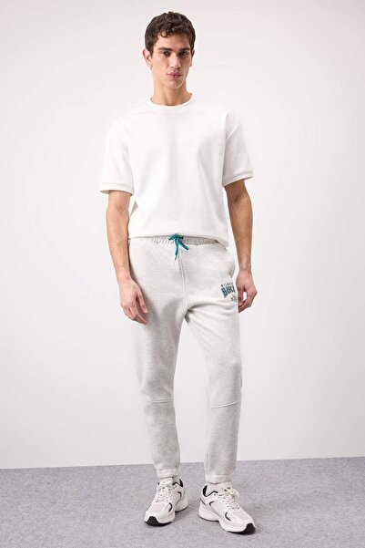 DeFacto NBA Milwaukee Bucks Kalın Jogger Eşofman Altı Standart Fit Beli Bağcı...