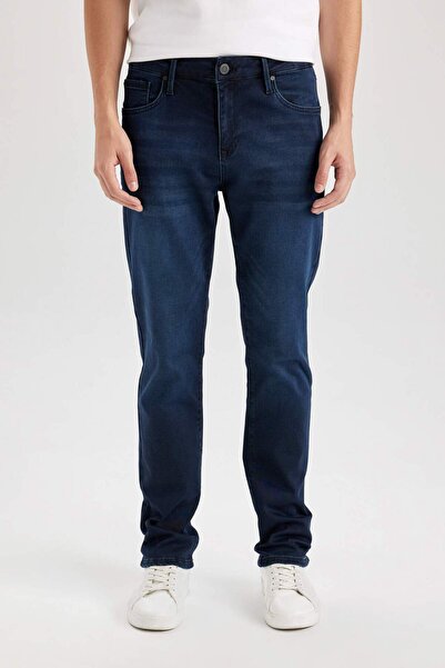 DeFacto بنطلون جينز سيرجيو ذو قصة عادية وخصر عادي وفتحة أنبوبية D7333AX24AU