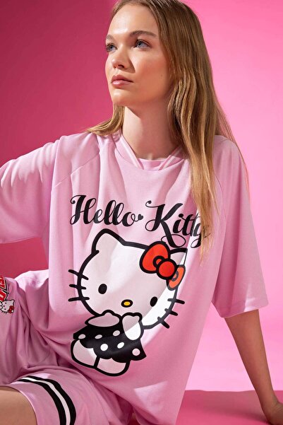 DeFacto Coool Hello Kitty Oversized Wide Fit V-Neck Short Sleeve T-Shirt D421...