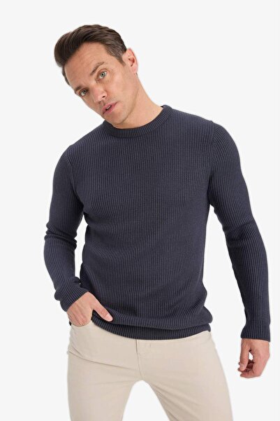 DeFacto Standard-Fit-Strickpullover mit Rundhalsausschnitt C8814AX24WN