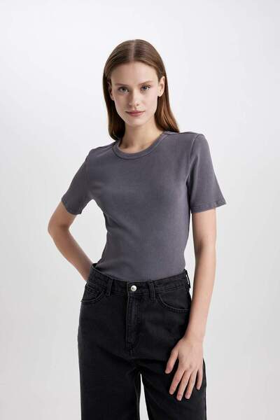 DeFacto Slim Fit Slim Fit Crew Neck Washed Pale Effect Basic μονόχρωμο κοντομ...