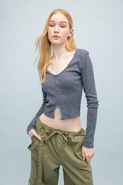 DeFacto Прилепваща тениска с дълъг ръкав, подходяща за пране, с избледнял ефе...