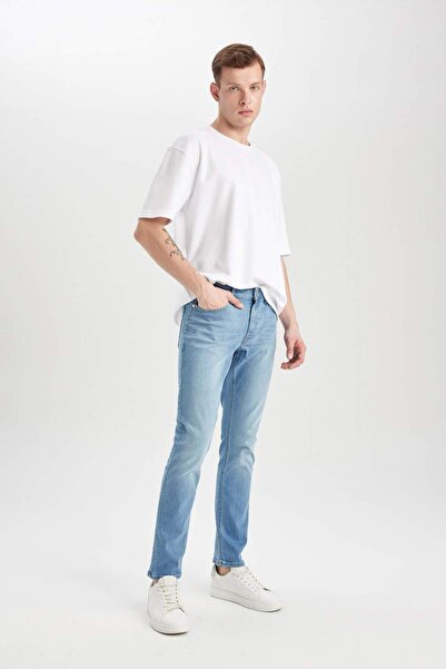 DeFacto بنطلون جينز بيدرو بقصة ضيقة وخصر عادي وواسع من الأسفل B3624AX24SP