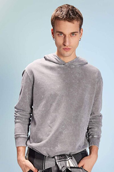 DeFacto Regular Fit Kapüşonlu Yıkamalı Soluk Efektli Basic Düz Sweatshirt B92...