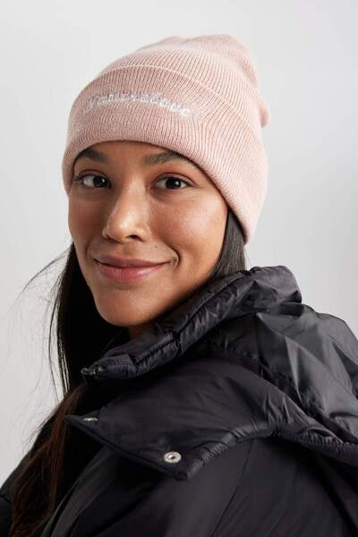 DeFacto Women's Embroidered Knitwear Beanie A6328Ax23Wn