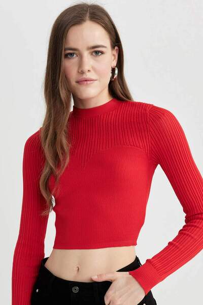 DeFacto Crop Yarım Balıkçı Yaka Siyah Triko Kazak B2491AX23WN