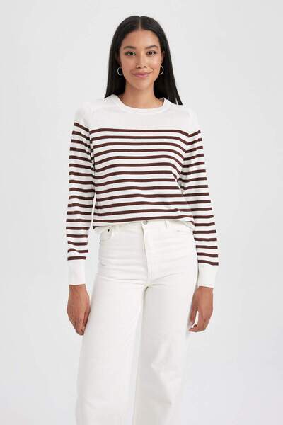 DeFacto Regular Fit Mäkký textúrovaný sveter s pruhovaným úpletom Z1317AZ23WN