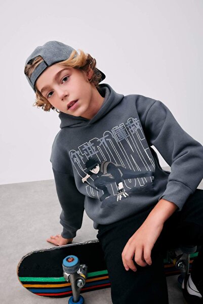 DeFacto سويت شيرت سميك مطبوع بقلنسوة واسعة الحجم للأولاد A8632A823WN