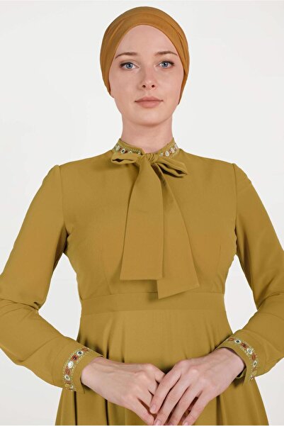 Alvina فستان هالتر بتفاصيل تطريز - 40231