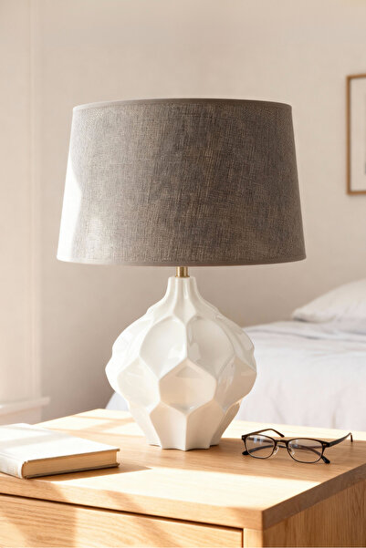 Bahar Aydınlatma Lumora Beyaz Gövde Açık Kahve Başlık Dekoratif Abajur