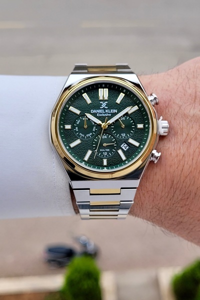 Daniel Klein Green Dial Gold Metallic Color 2 Year Warranty 43 mm Men's Wrist...