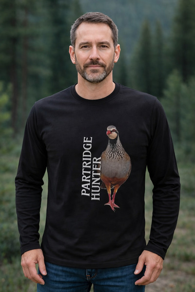 HT Outdoor Το μοντέλο μας είναι ένα μακρύ μπλουζάκι από 100% βαμβάκι με κεκλι...