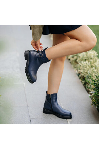 Platin Lacivert Deri Kadın Tokalı Bot