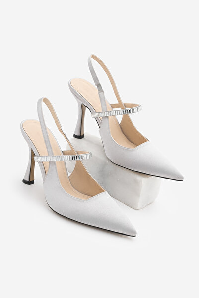 Marjin حذاء نسائي من Lovan مصنوع من الساتان باللون الفضي - حذاء بكعب عالٍ بمق...