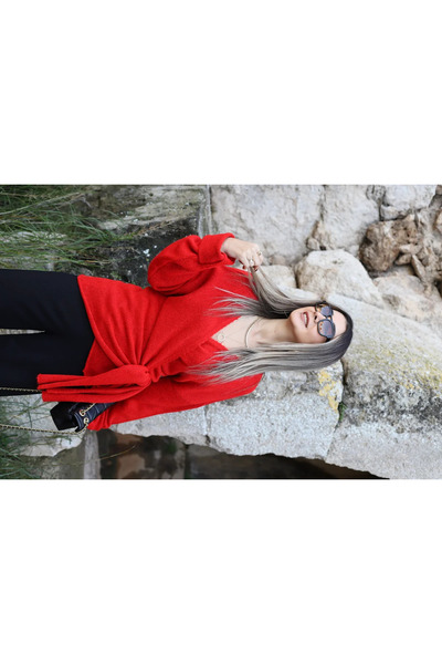 bytugcekaya Red standard size side tied knitted sweater