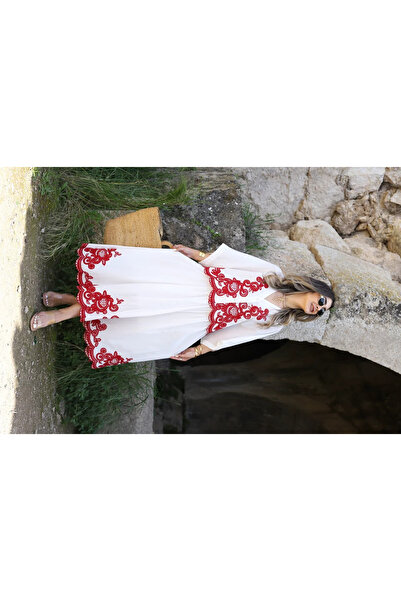 bytugcekaya مجموعة بلوزة تنورة بتفاصيل تطريز حمراء