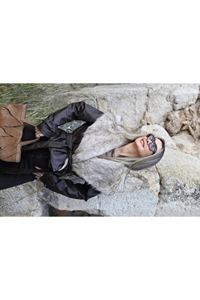 bytugcekaya سترة جلدية بياقة من الفرو باللون البني