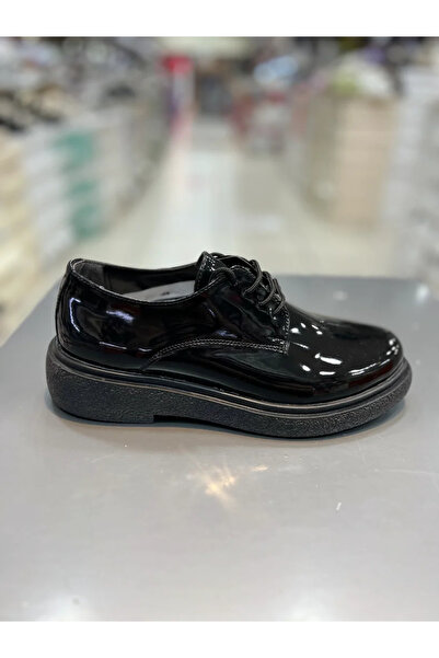 Hacıoğlu Ayakkabı حذاء أكسفورد نسائي أنيق - برباط منقط