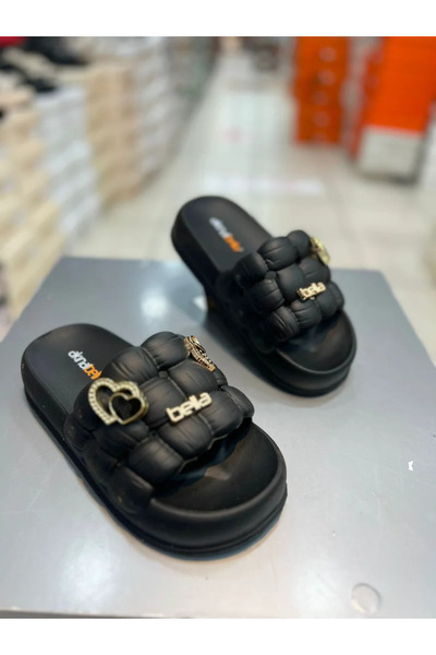 Akınal Bella Sa kamenim detaljima Skupljeni model ženskih papuča