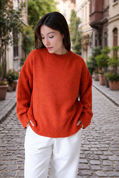 Butik سترة تريكو نسائية من Una Fiaba بلون موحد وياقة دائرية وحجم كبير وملمس ناعم