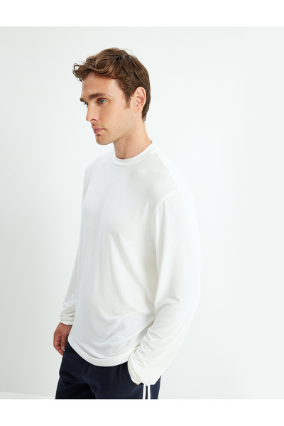 Koton Basic-Strickpullover mit Rundhalsausschnitt und langen Ärmeln