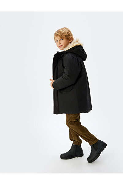 Koton Palton cu glugă din blană artificială - husă cu buzunare și detalii