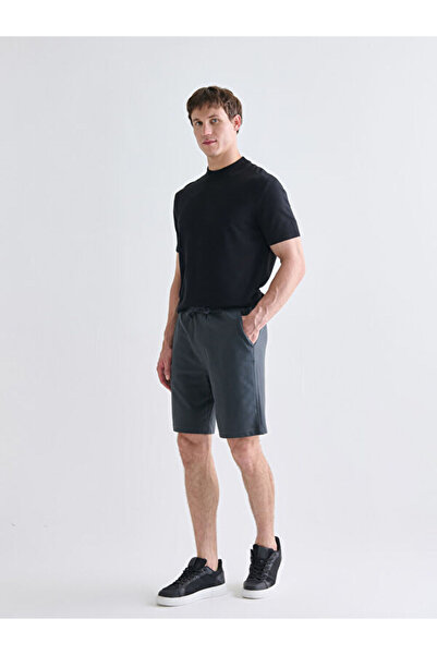 LC Waikiki شورتات رجالية من UZG STORE بتصميم StandardFit للرجال الأنيقين