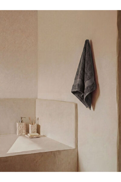 LC Waikiki Rmz Gi̇yi̇m Farkiyla Striped Cotton Face Towel 50X80 cm