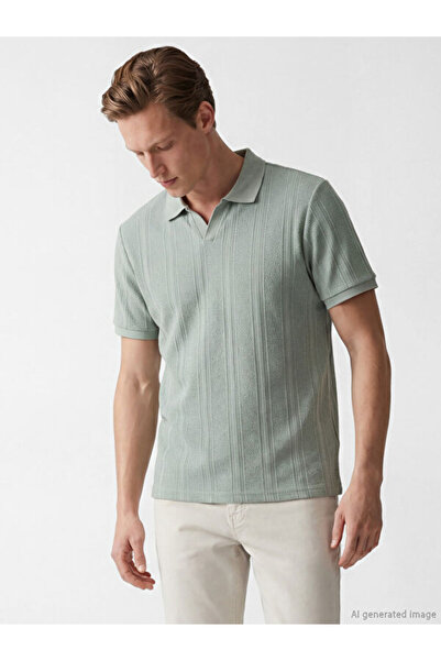 LC Waikiki Rmz Gi̇yi̇m Farkiyla Devrik Roba Yaka Men's T-Shirt