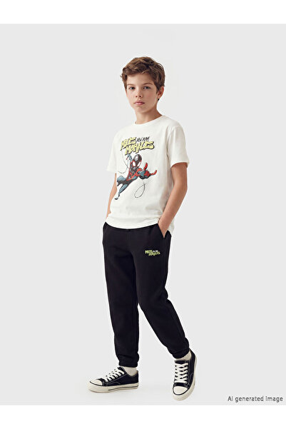 LC Waikiki Εκρού μπλουζάκι και φούτερ για αγόρια με στάμπα