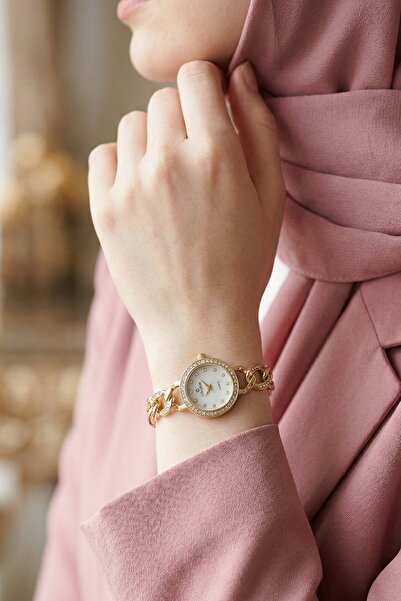 InStyle Stylish Gold Women's Wristwatch with Spiral Chain