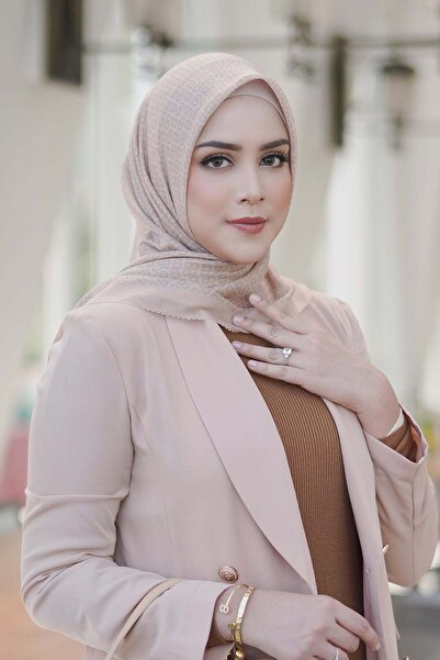 Buttonscarves شال من الساتان - لون زبدي