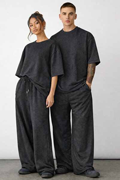 YAKAMEL UNISEX ÇİFTLERİN KULLANIMINA UYGUN OVERSİZE KISA KOLLU EŞOFMAN TAKIMI...